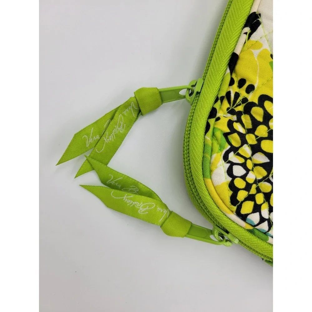VERA BRADLEY Limes Up Tablet Sleeve‎ 12